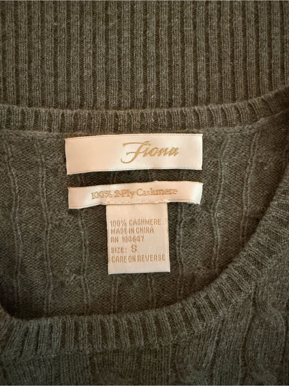 Fiona Women's 100% Cashmere Crewneck Sweater in Olive